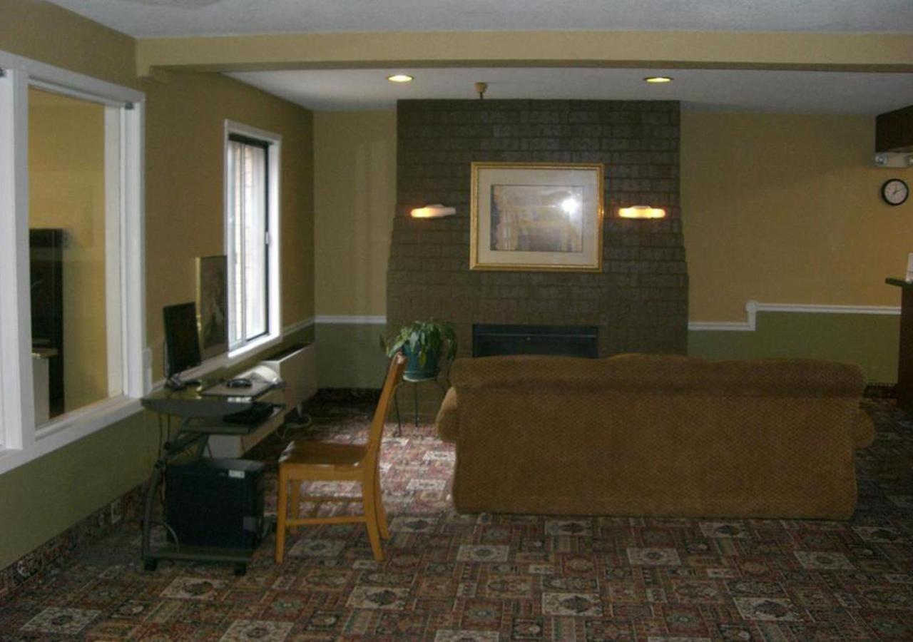 Norwood Inn Minneapolis רוזוויל מראה חיצוני תמונה