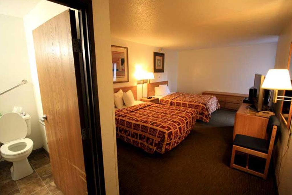 Norwood Inn Minneapolis רוזוויל מראה חיצוני תמונה