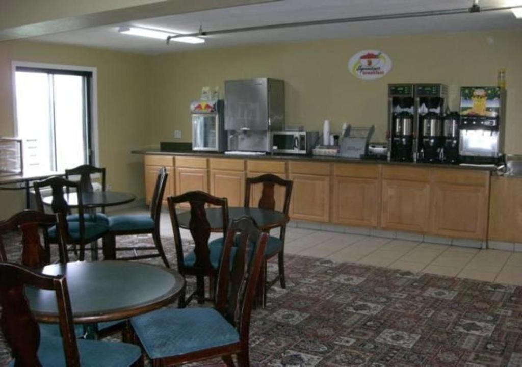 Norwood Inn Minneapolis רוזוויל מראה חיצוני תמונה